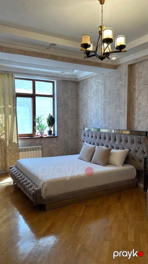 İcarəyə verilir 3 otaqlı yeni tikili 130 m²
