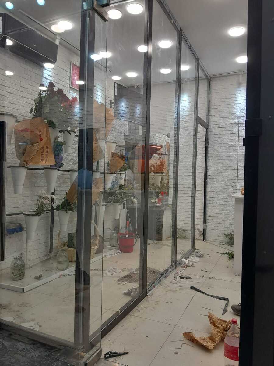 Cam qapılar — Təmir və inşaat, Bakı (11)