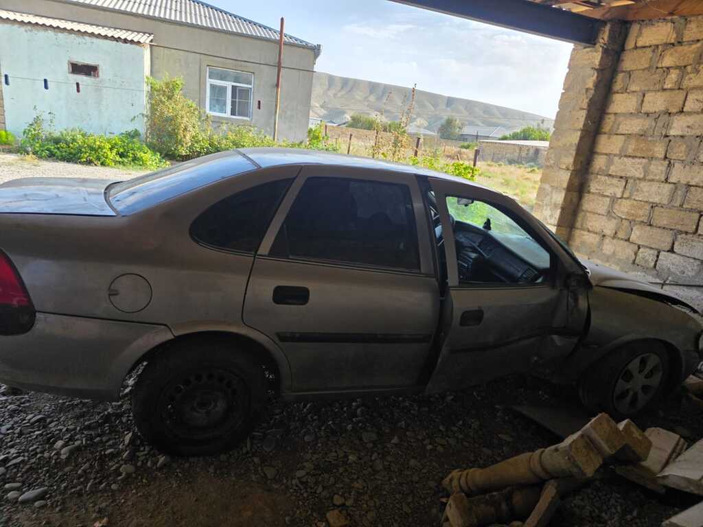 Opel Vectra, 1.6 L, 1996 il, 300 000 km — Avtomobillər, Bakı (3)