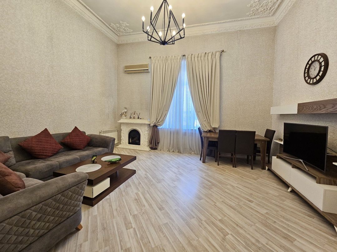 İcarəyə verilir 2 otaqlı köhnə tikili 95 m² — Mənzil, Bakı (3)