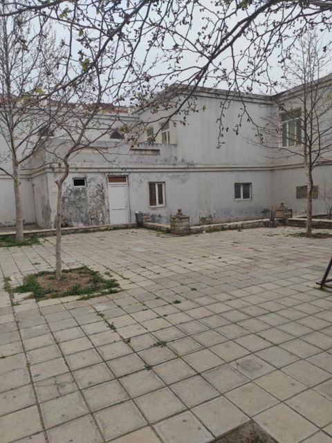 Satılır obyekt 779 m² — Bakı