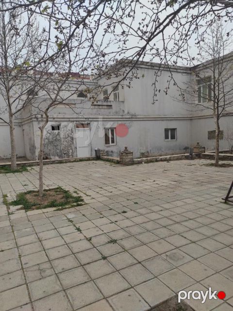 Satılır obyekt 779 m²