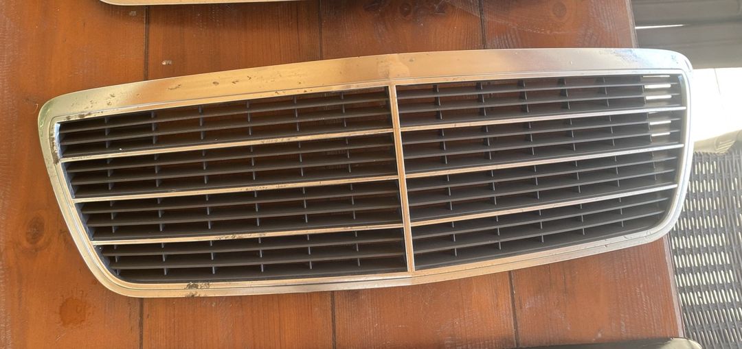 Mercedes E-Class radiator barmaqlıqları — Ehtiyat hissələri və aksesuarlar, Bakı (2)