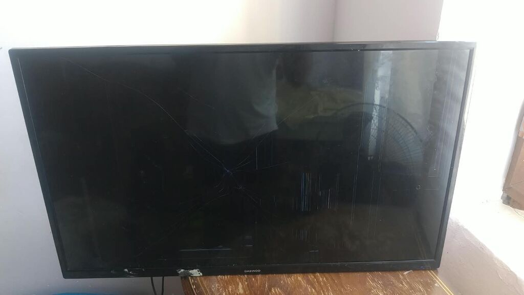 82 ekran xərci var 2 ədədirdeyə duzəltdirmirəm belə satram Daewoo — Televizorların təmiri, Digah (2)