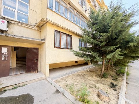 Satılır 5 otaqlı köhnə tikili 160 m² — Bakı