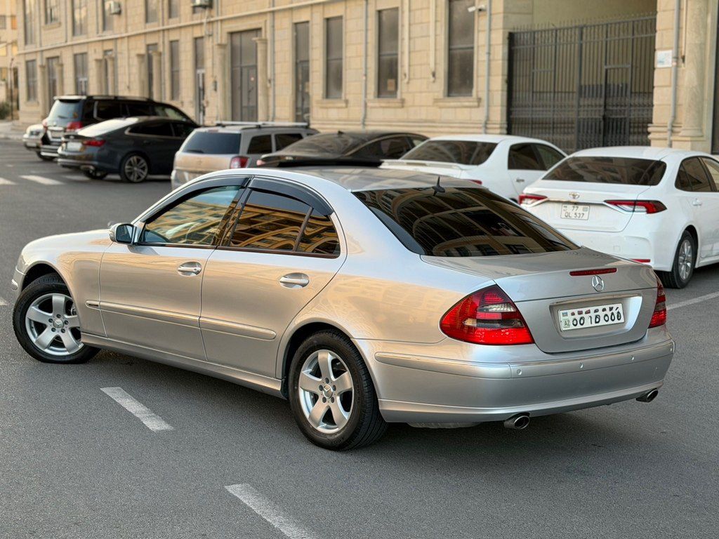 Mercedes E 320, 3.2 L, 2004 il, 278 000 km — Avtomobillər, Bakı (4)
