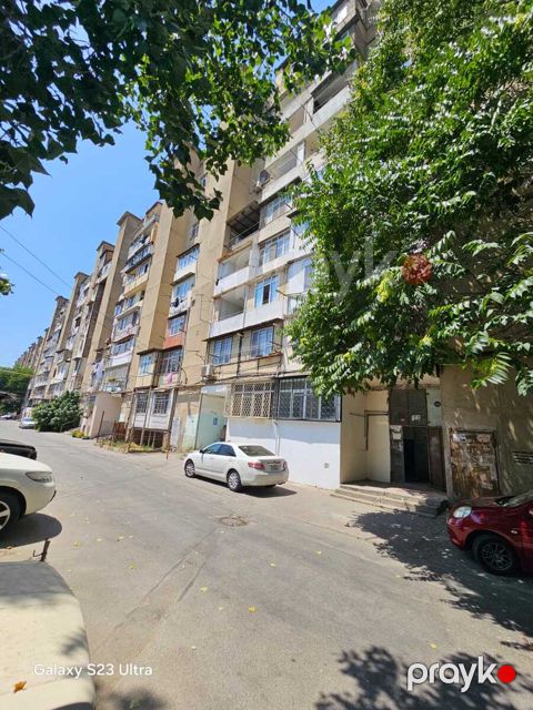 Satılır 2 otaqlı köhnə tikili 80 m²