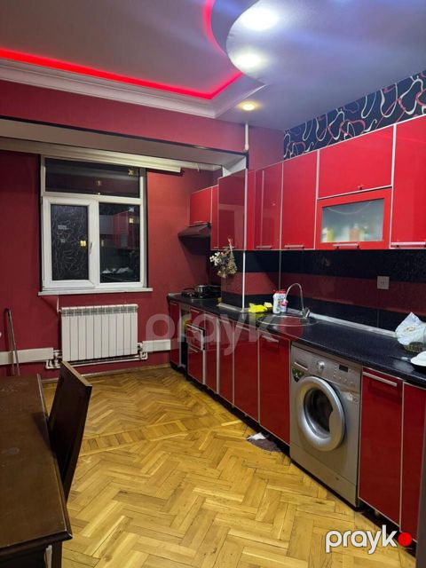 İcarəyə verilir 3 otaqlı köhnə tikili 75 m²