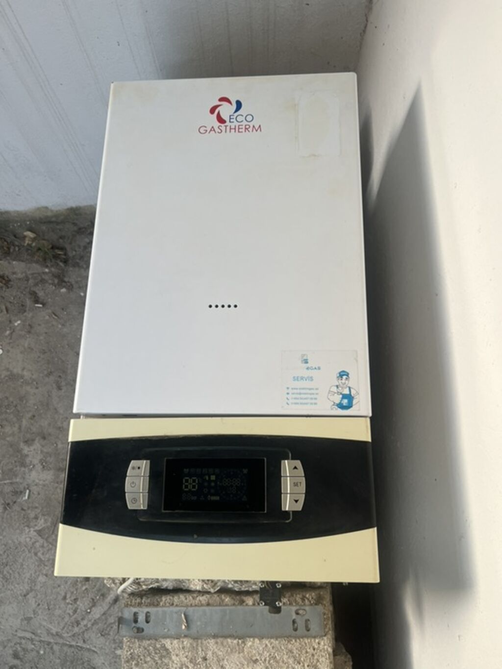 24 luk islek veziyetdedir problemi yoxdur ECO Gastherm divar — Kombilər, Bakı