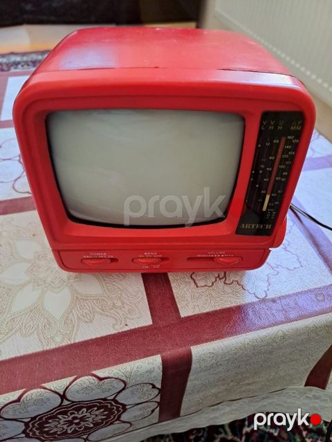 Televizor 60 manat tom ve batareya ile isleyir — Bakı