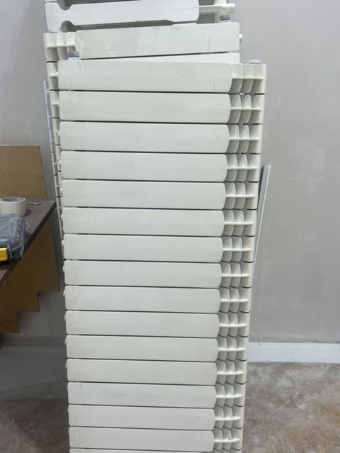 Ağ rəngli su radiatoru (seksiyalı) - Material: metaldan (seksiyalı — Bakı