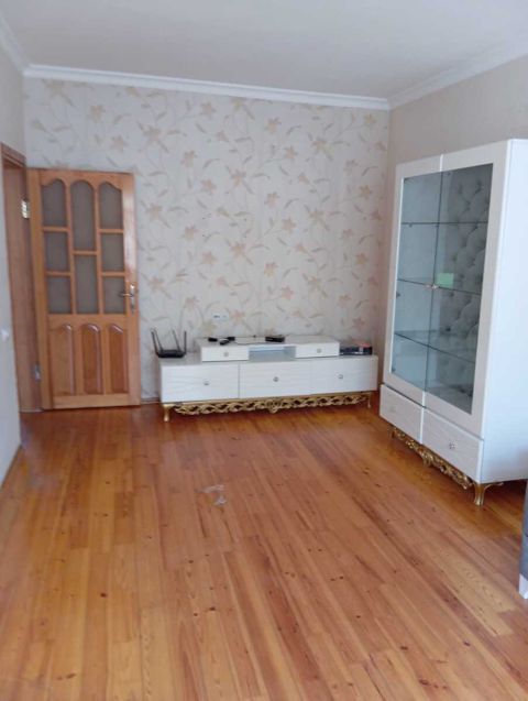 Satılır 2 otaqlı köhnə tikili 52 m² — Bakı