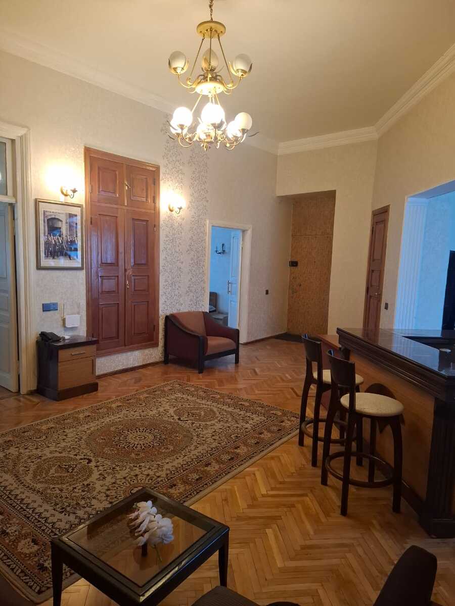 İcarəyə verilir 3 otaqlı köhnə tikili 120 m² — Mənzil, Bakı (4)
