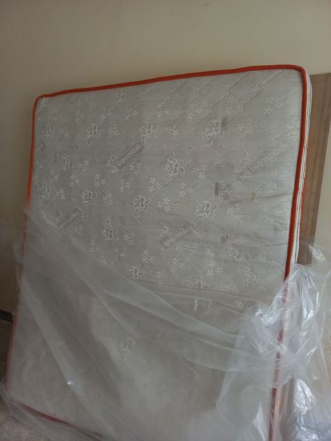 Işlənmiş normal vəziyyətdə matras sadədən olsa keyfiyyətlidi — Bakı