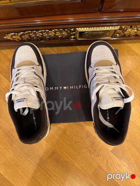 Satilir original Tommy Hilfiger firmasinin krosspvkasi yenidi — Bakı