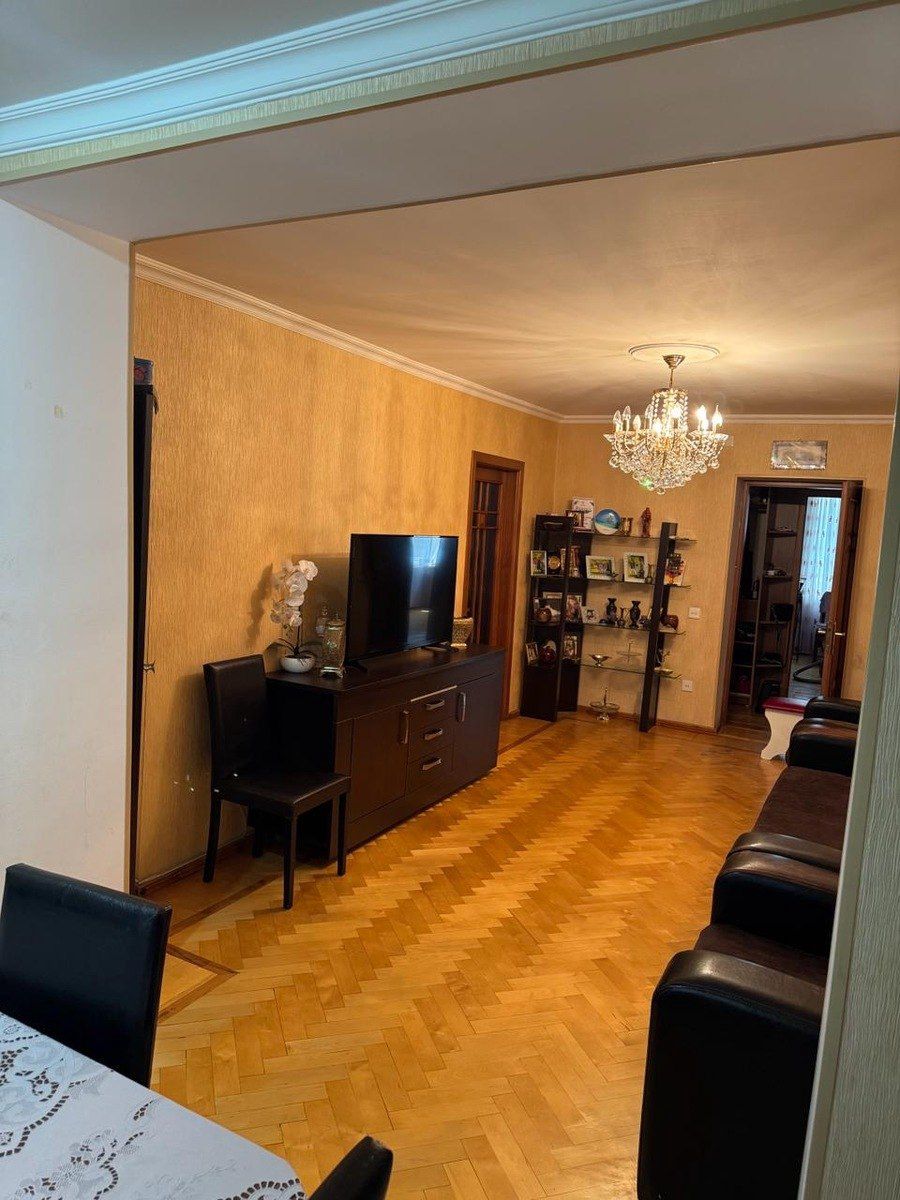 Satılır 4 otaqlı köhnə tikili 85 m² — Mənzil, Bakı (2)