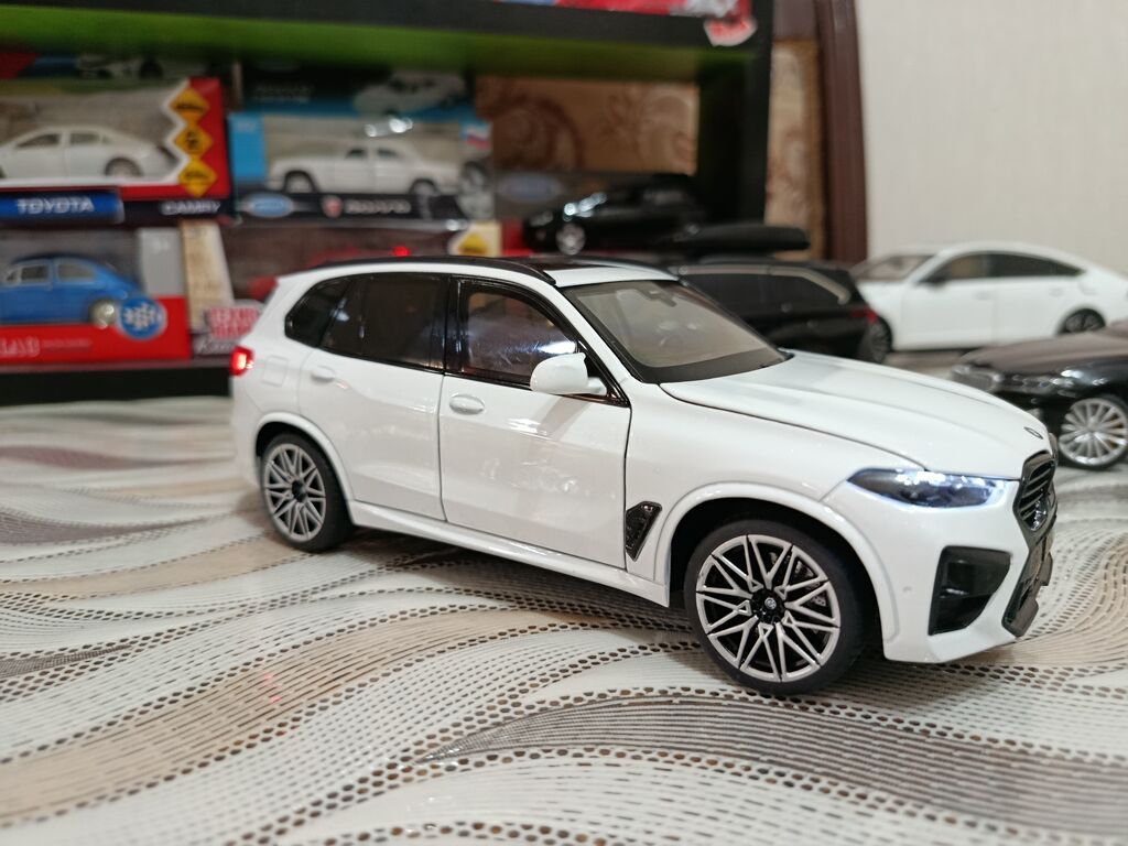BMW X5 M F95. metal model avtomobil – kolleksiya üçün detallı 1:24 — Modellar, Bakı (6)