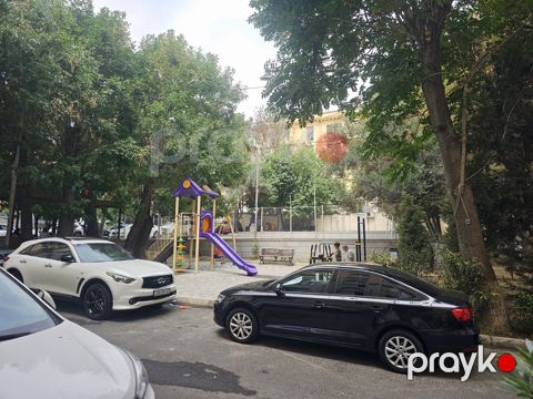 3-otaqlı mənzil, S. Vurğun küç., 100 m²