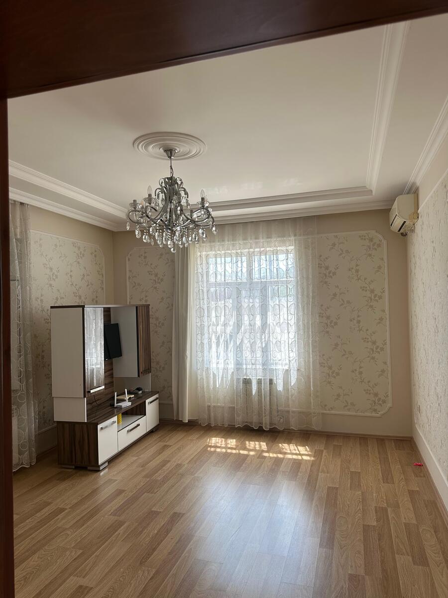 Satılır 5 otaqlı həyət evi/bağ evi 250 m² — Ev, villa, Bakı (9)