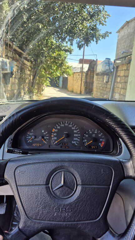Mercedes E 230, 2.3 L, 1995 il, 380 000 km — Avtomobillər, Bakı (8)