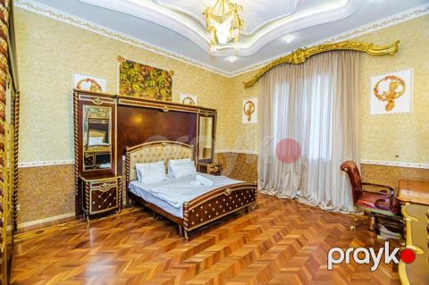 İcarəyə verilir 5 otaqlı köhnə tikili 220 m²
