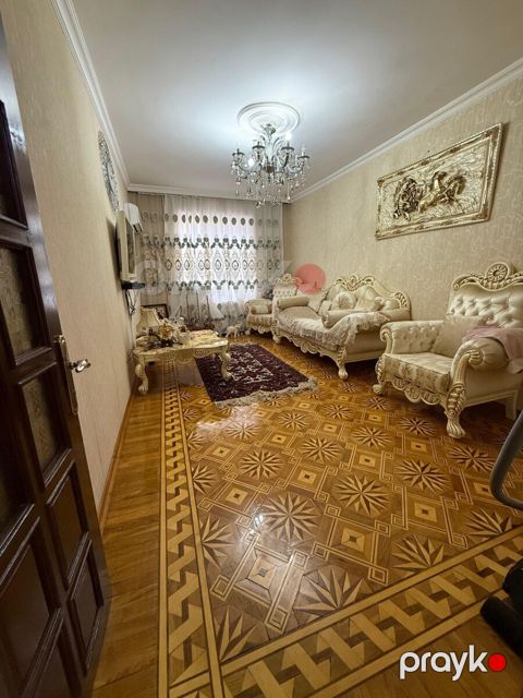5-otaqlı mənzil, Azadlıq m., 125 m²