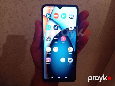 Redmi smartfon - Model: Redmi (arxa qapaqda “Redmi” loqosu, AI Camera — Masazır