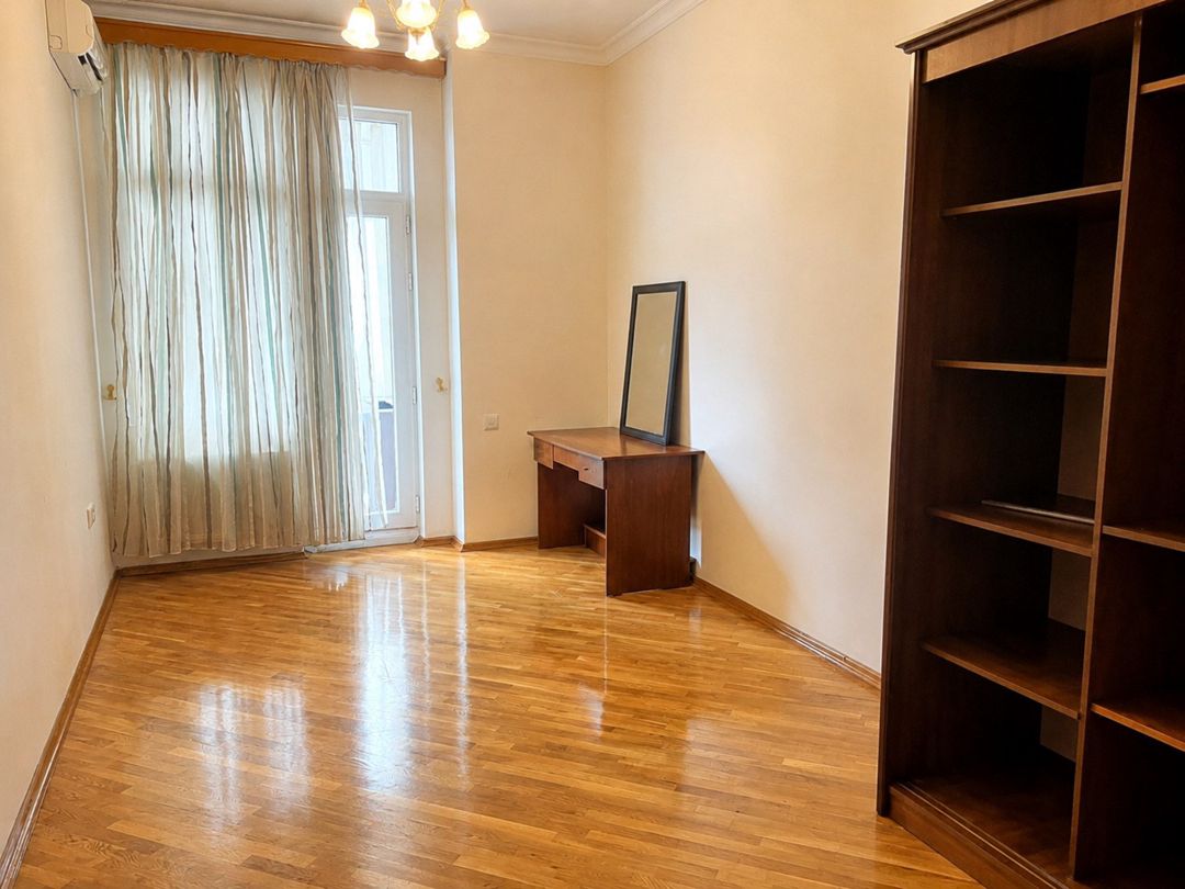 Satılır 4 otaqlı yeni tikili 211 m² — Mənzil, Bakı (9)