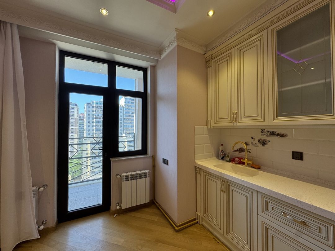 Satılır 3 otaqlı yeni tikili 217 m² — Mənzil, Bakı (7)