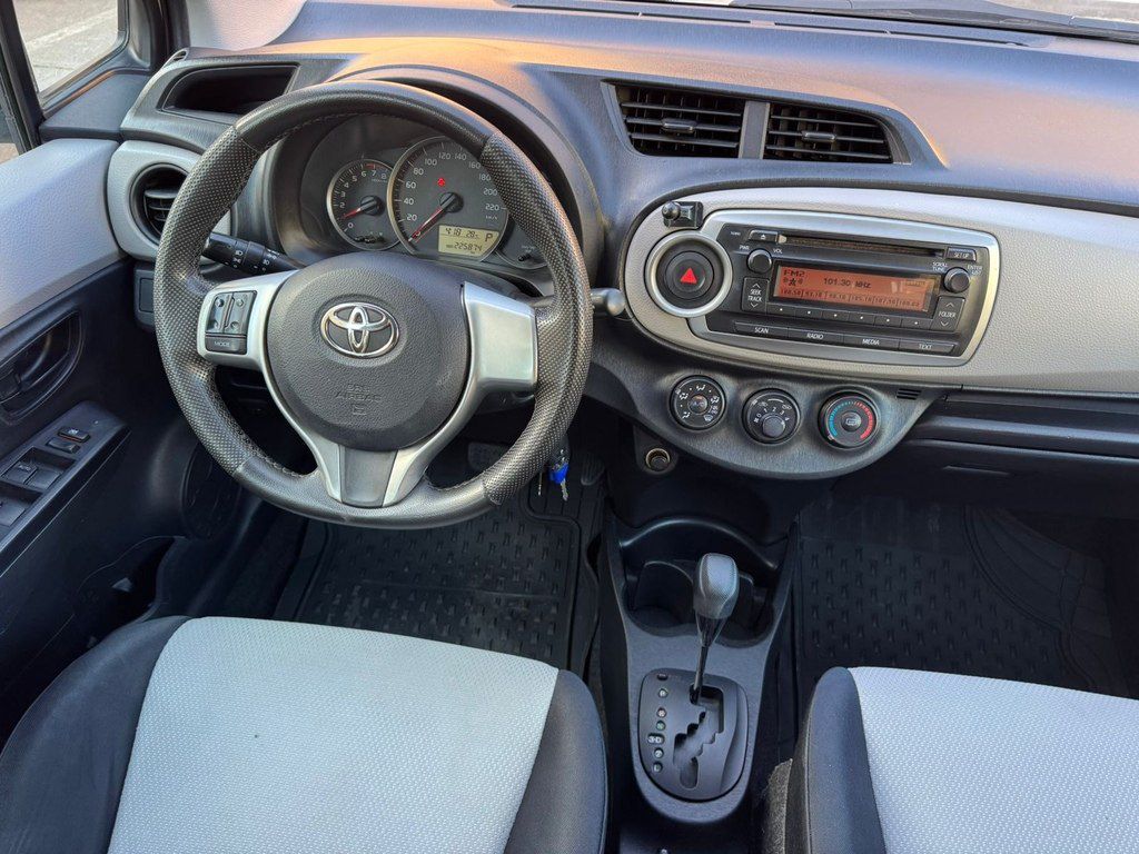 Toyota Yaris, 1.3 L, 2011 il, 225 800 km — Avtomobillər, Bakı (10)