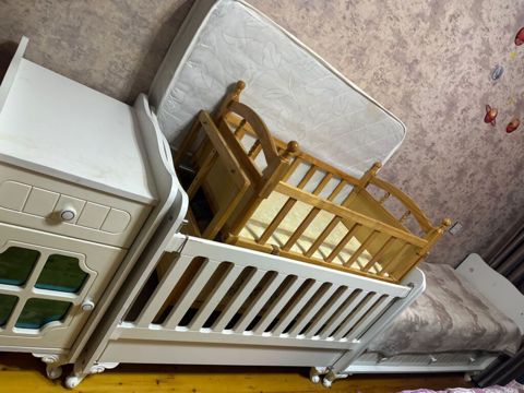 Uşaq otağı üçün çoxfunksiyalı dəst – körpə beşiyi, komod/çəkməcə bloku — Bakı