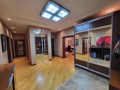 Satılır 4 otaqlı yeni tikili 164 m² — Bakı