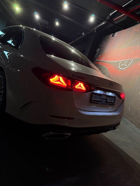 Mercedes E 350, 2.0 L, 2024 il, 5 300 km — Avtomobillər, Bakı (10)