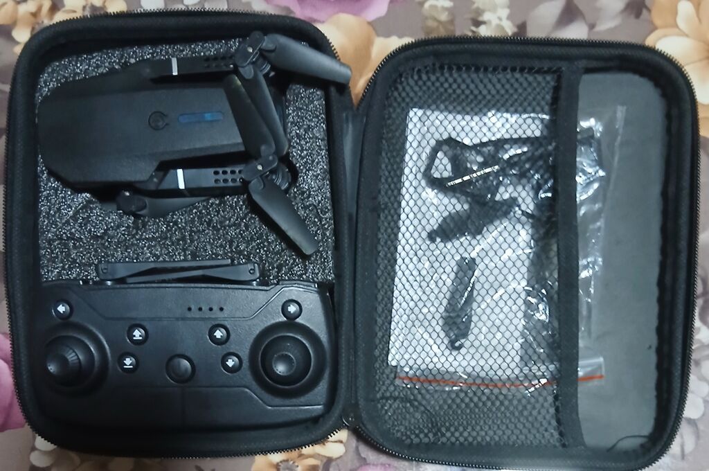 E88 Foldable Drone – qatlanan korpuslu, yüngül və portativ uçuş dronu — Digər, Digah (3)