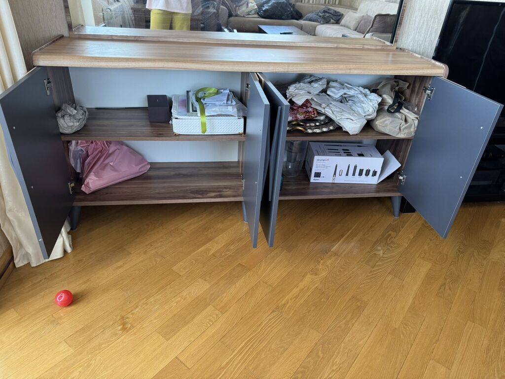 Komod satılır Ölçüləri: Hündürlüyü: 146 sm Uzunluğu: 153 sm — Şkaflar, Bakı (2)