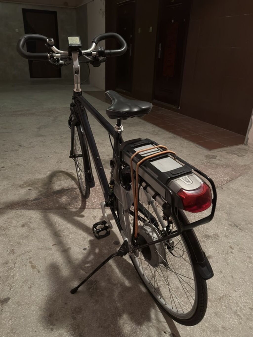 İşlənmiş Elektrik velosipedi 28", sürətlərin sayı: 30, 250 Vt, Ödənişli çatdırılma — Elektrik velosipedləri, Bakı (3)