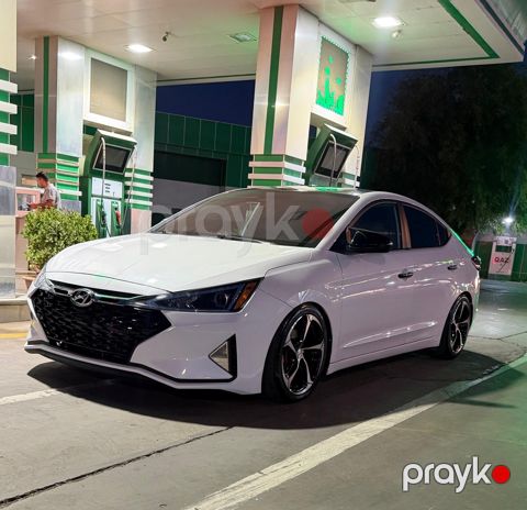 Hyundai Elantra, 2018 il