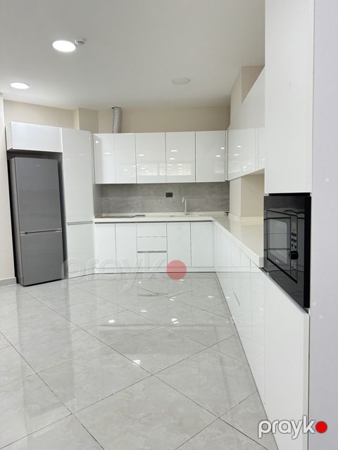 İcarəyə verilir 9 otaqlı ofis 476 m²
