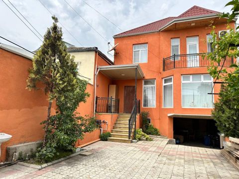 Satılır 6 otaqlı həyət evi/bağ evi 250 m² — Bakı