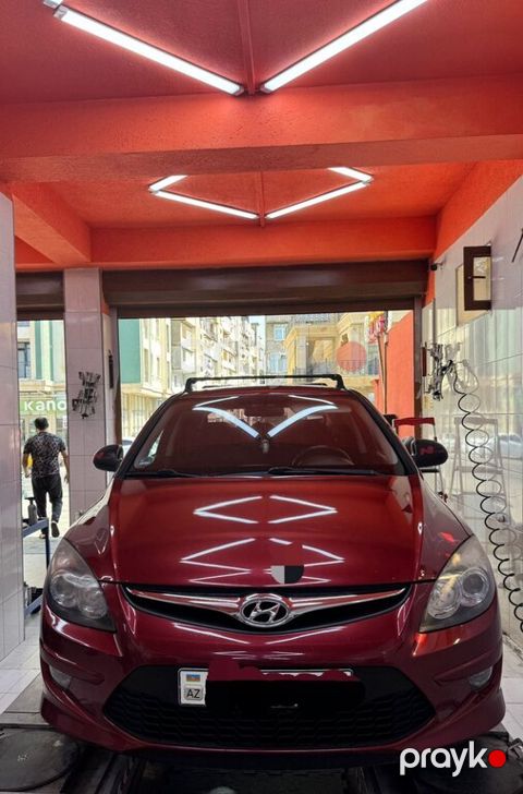 Hyundai i30, 1.4 L, 2010 il, 200 000 km