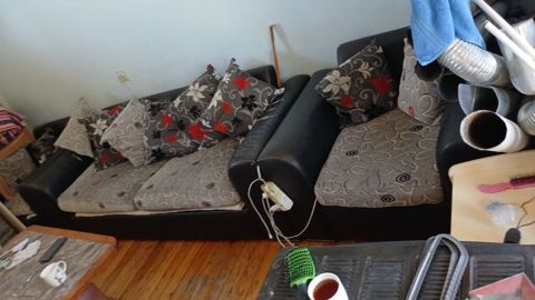 Divan kreslo 120 azn Acilmir baza yoxdur Tek problem divanin — Bakı