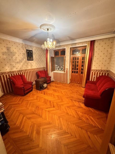 İcarəyə verilir 3 otaqlı köhnə tikili 104 m² — Bakı