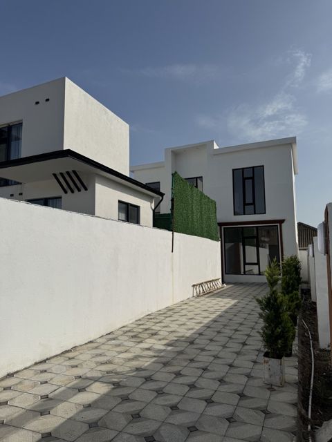 Satılır 4 otaqlı həyət evi/bağ evi 110 m² — Bakı