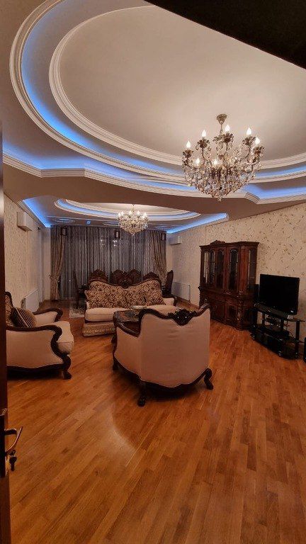 Satılır 3 otaqlı yeni tikili 215 m² — Mənzil, Bakı (2)