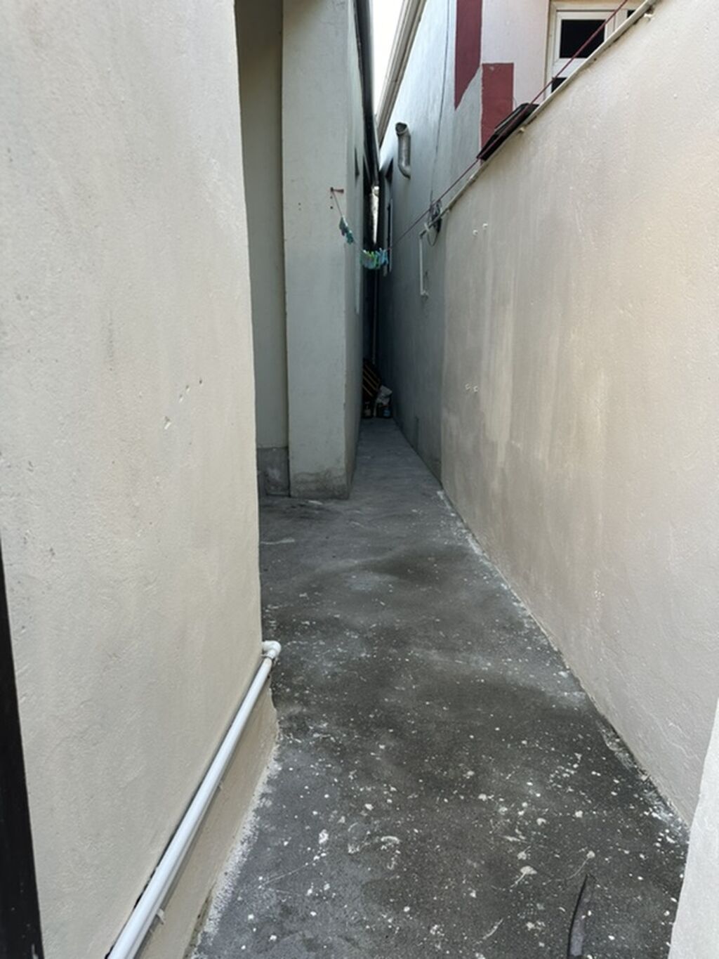 Satılır – həyət evi - Plan: girişdən dar keçidli həyət, metal giriş — Ev, villa, Bakı (2)