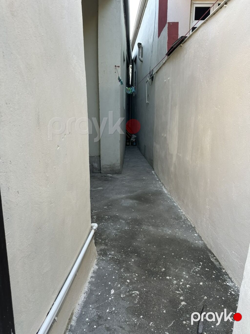Satılır – həyət evi - Plan: girişdən dar keçidli həyət, metal giriş — Ev, villa, Bakı (2)