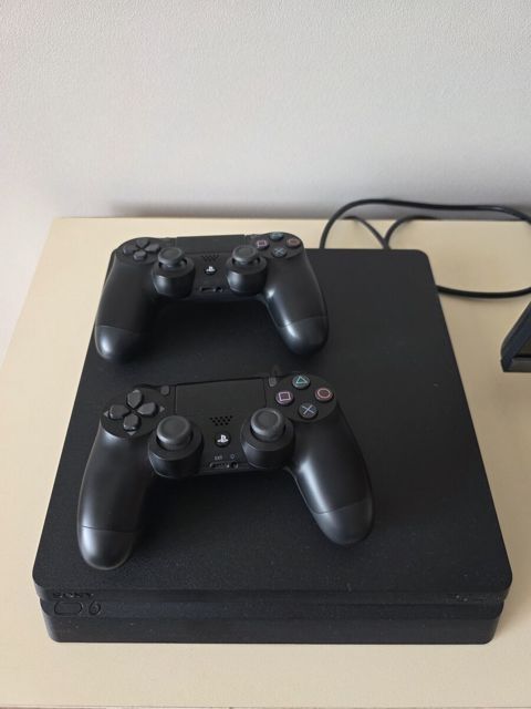 Playstation 4 Slim 1TB — Bakı