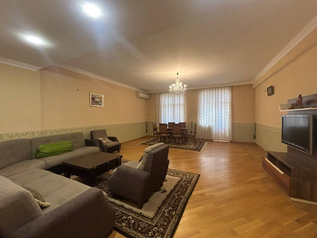 İcarəyə verilir 4 otaqlı yeni tikili 210 m² — Mənzil, Bakı (2)