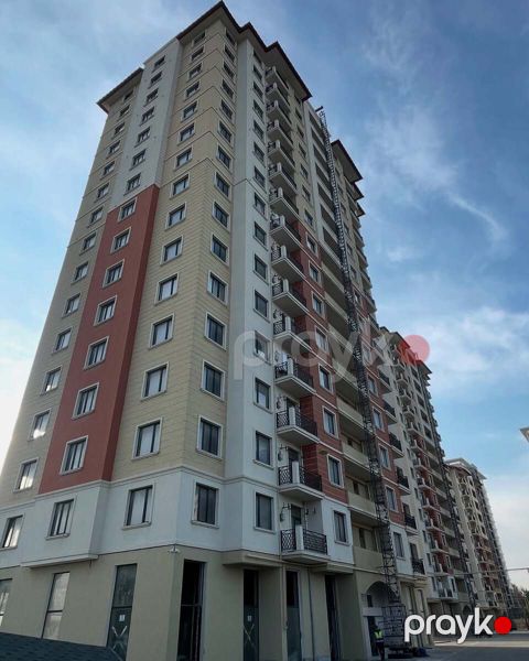 Satılır 3 otaqlı yeni tikili 80 m²