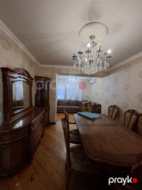 Satılır 2 otaqlı köhnə tikili 72 m²